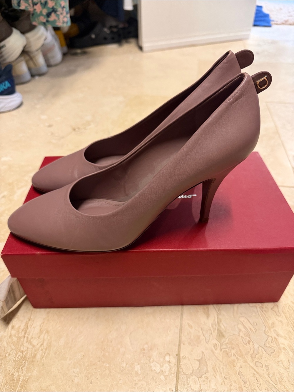 NIB Salvatore Ferragamo Judy 85 in Cinder Rose size 9.5D
